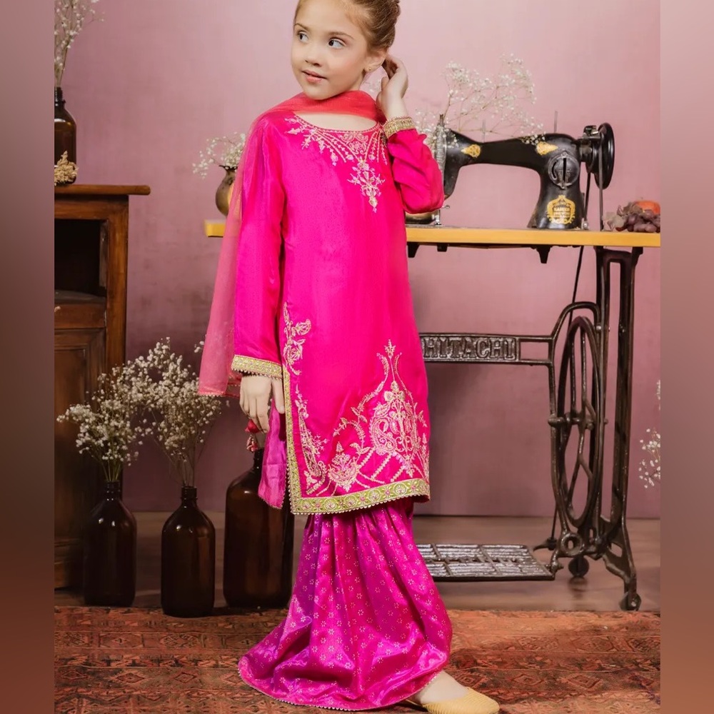 PINK SILK GIRLS 3PC | Junaid Jamshed